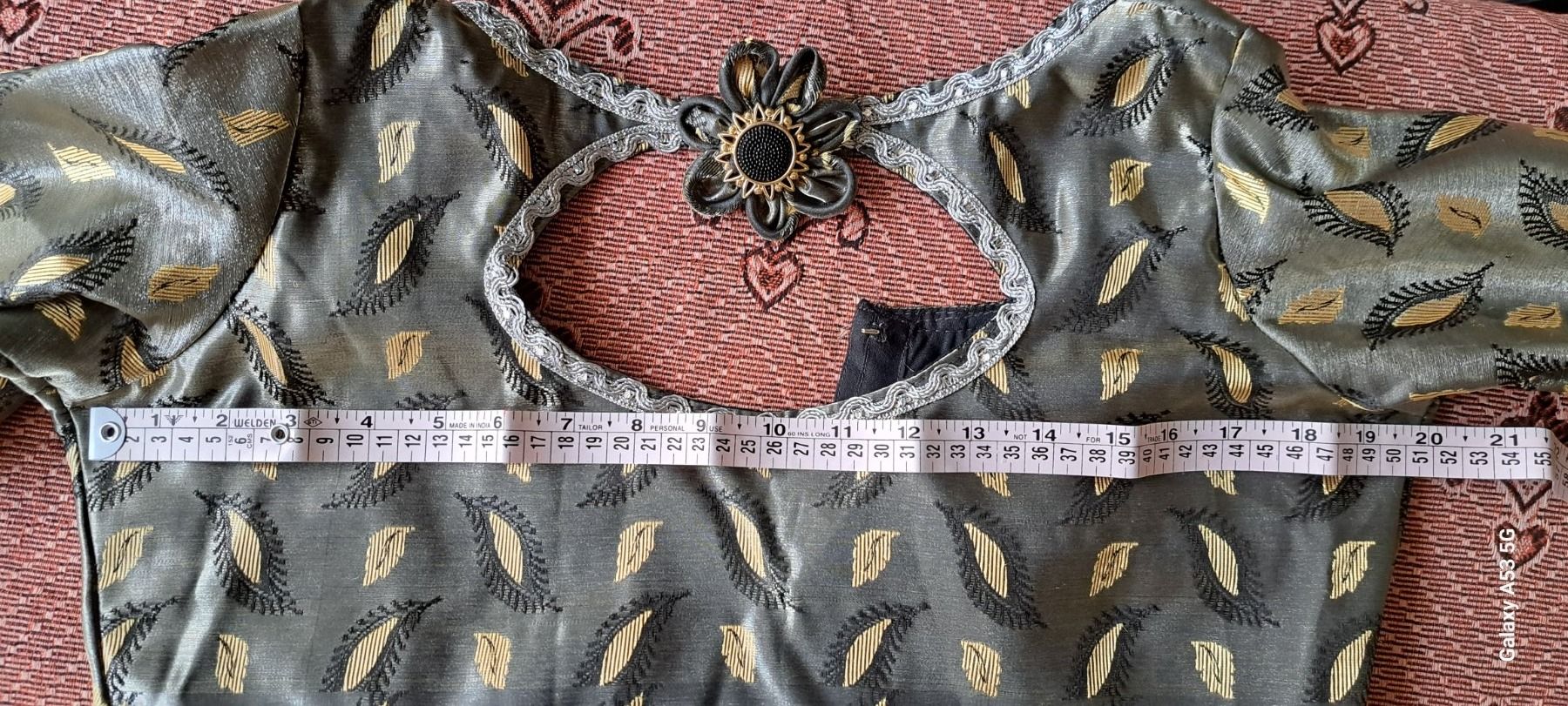 Camicette: Saree with blouse/sari – Usato da Bern venduto da mahilini 2