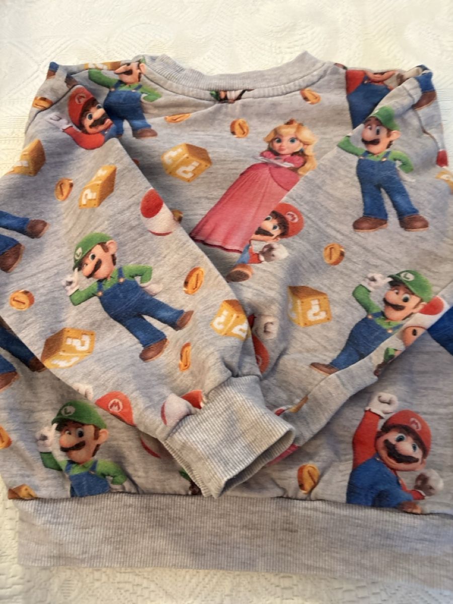 H&M Pullover & Sweatshirts: Pullover mit Super Mario Odyssee – Gebraucht aus Spreitenbach von bea_wrh6 2