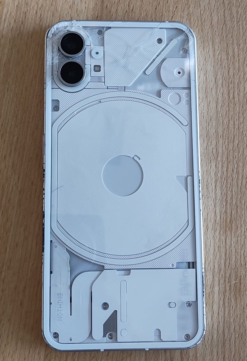 Nothing Telefoni cellulari / Smartphones: Nothing phone (1)  – Usato da Sargans venduto da ser_pl58 2