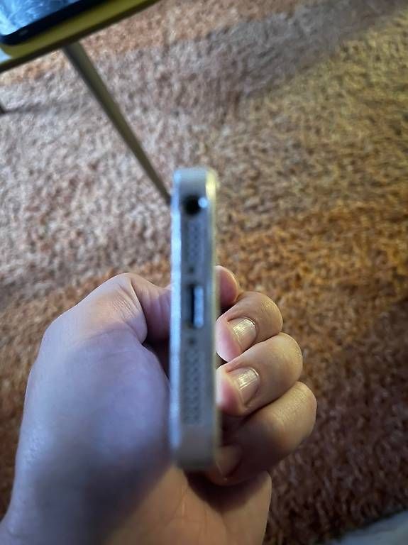 Portables: iPhone  – D'occasion à FIschbach-Göslikon par Ajnei 4