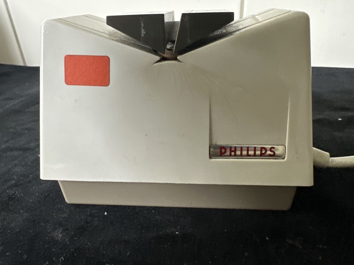 Philips Elettrodomestici da cucina: Elektrischer Messerschärfer Philips Typ 3600 – Usato da Zürich venduto da Chaeffeler