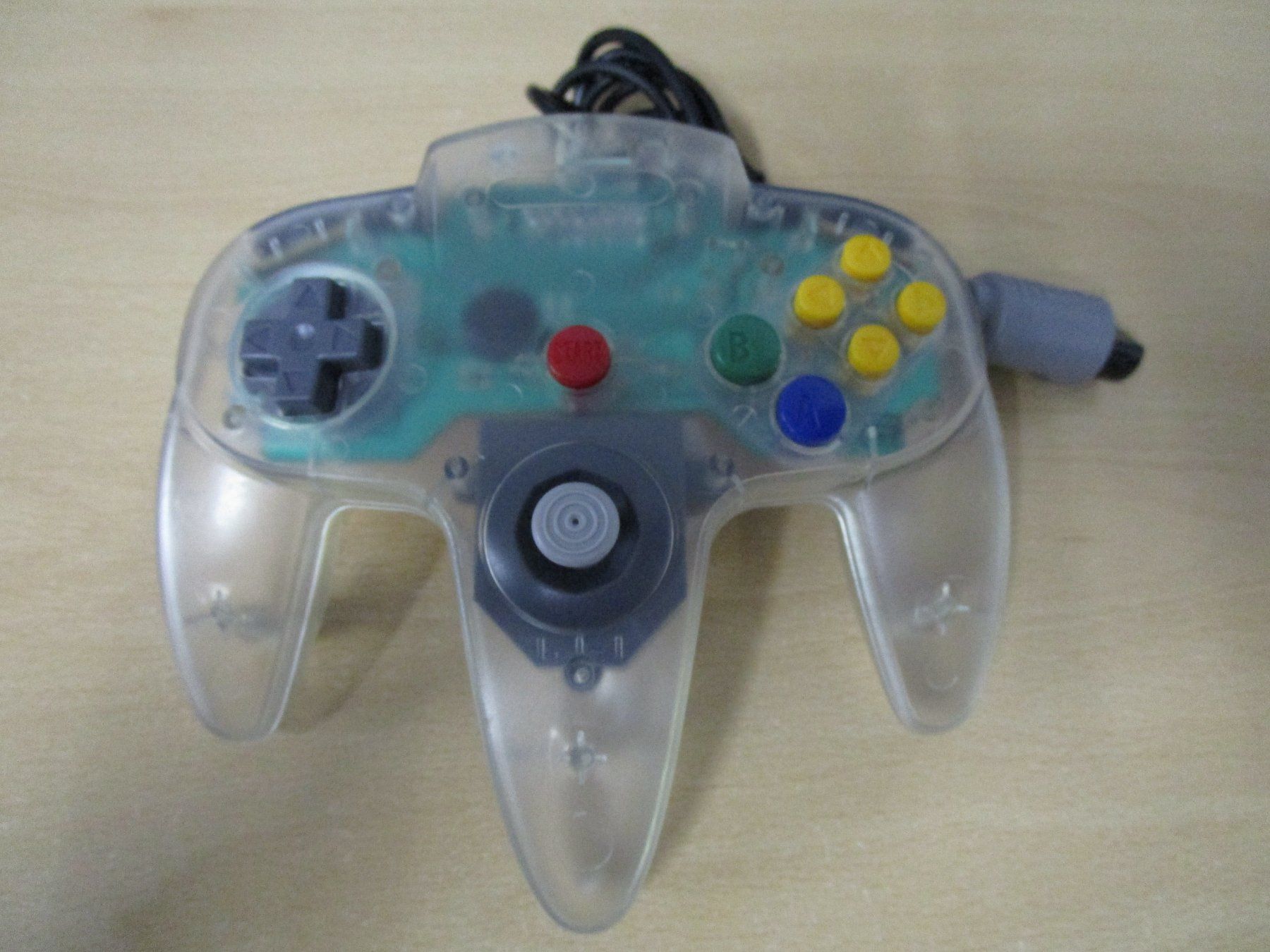 Controller: Nintendo 64 Controller - Farbe clear- Neuware- N64 Joypad – Nuovo (secondo la descrizione) da Goldau venduto da agestuffer