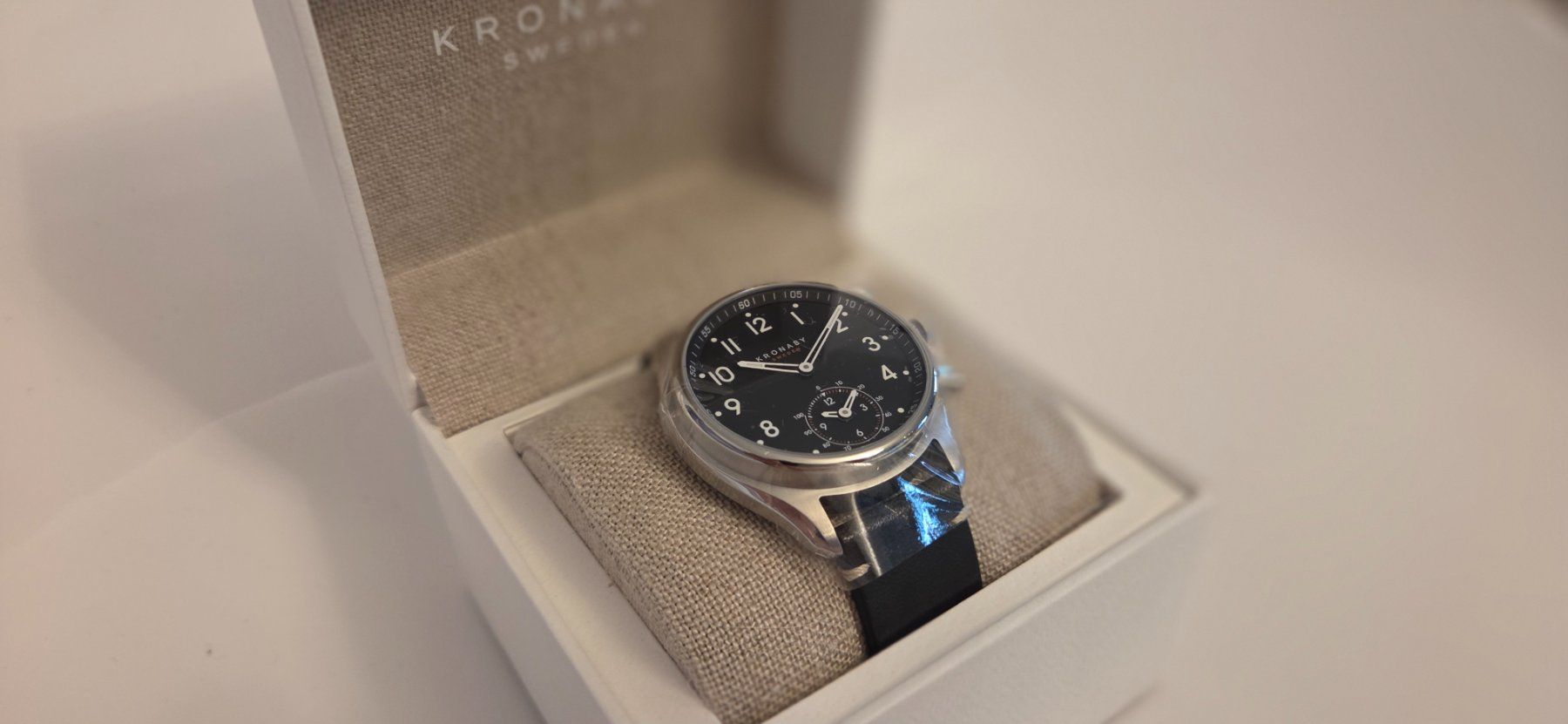 Smartwatch: Smartwach Kronaby APEX Saphire – Neu (gemäss Beschreibung) aus Lausanne von crpdm