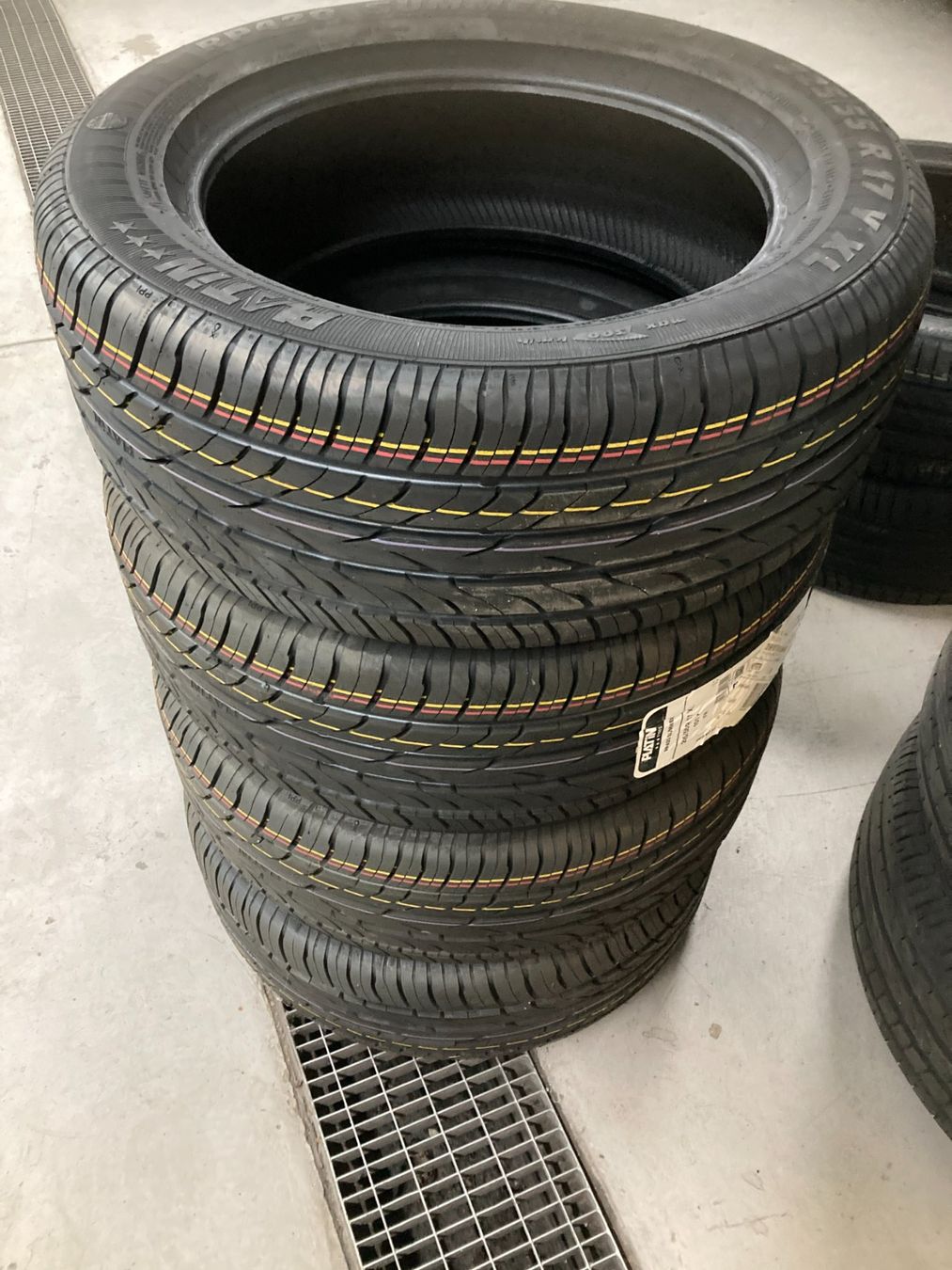 Pneumatici & Ruote complete: Sommerpneu 225/55R17 Neu – Nuovo e nell'imballaggio originale da Cham venduto da WB2223