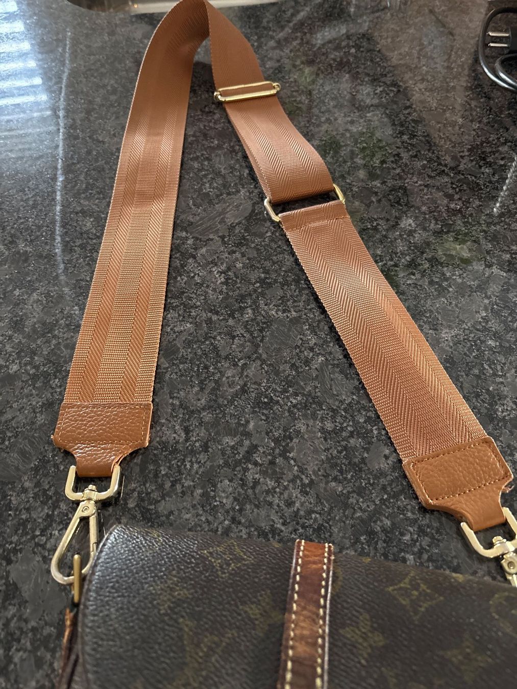 Louis Vuitton Taschen für Damen: Sac Chantilly Louis Vuitton occasion – Gebraucht aus Murten von Louis1954 5