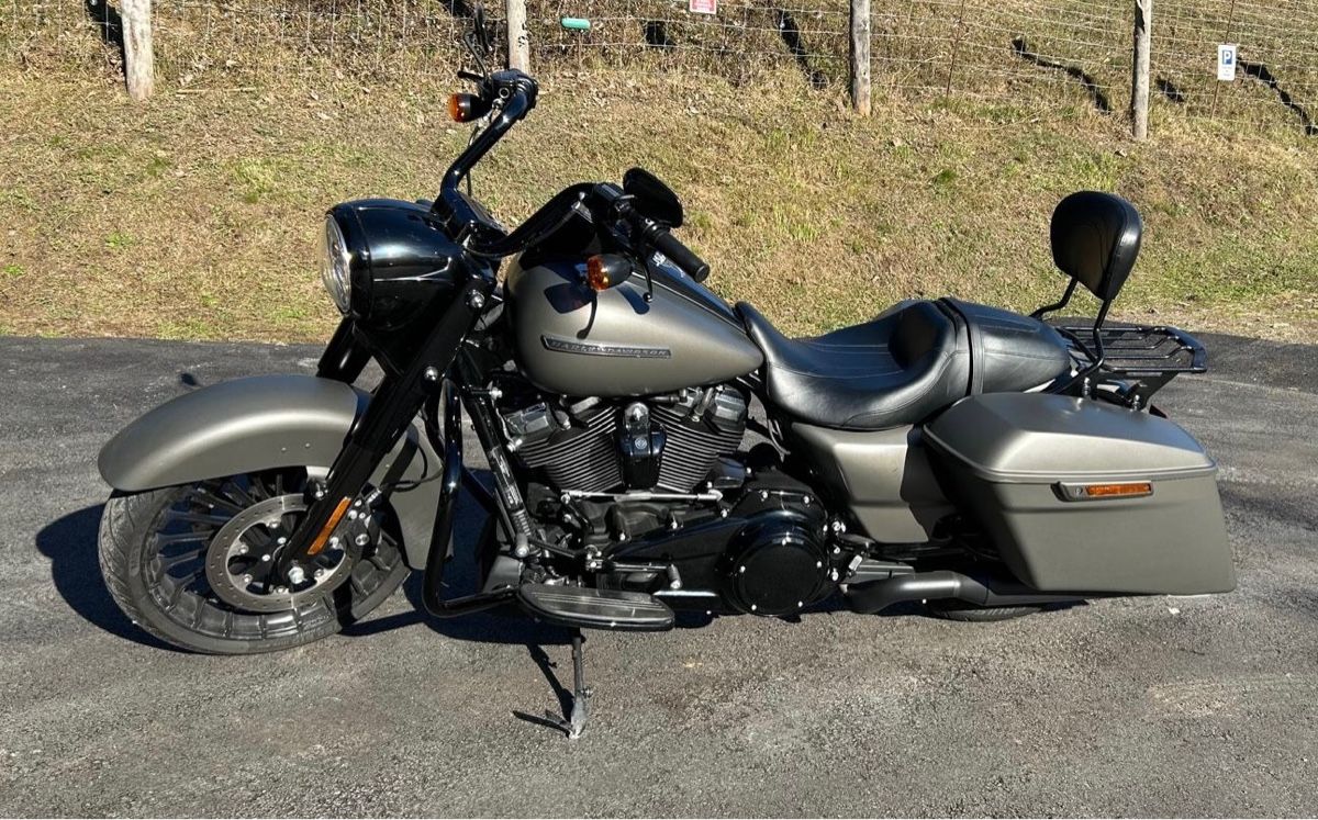 Harley-Davidson Touring: Harley-Davidson Road King Special – Usato da Novaggio venduto da WildSam