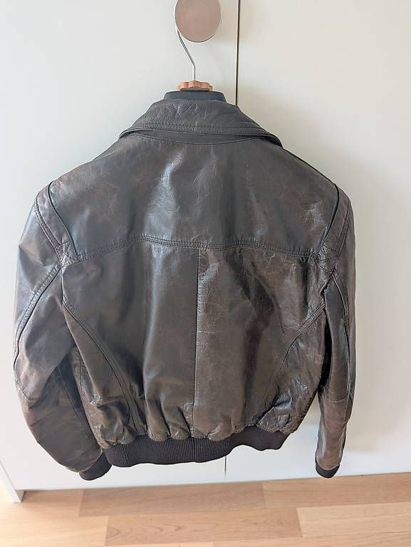 Giacche: Veste en cuir – Usato da Neuchâtel venduto da riv_j7c8 3