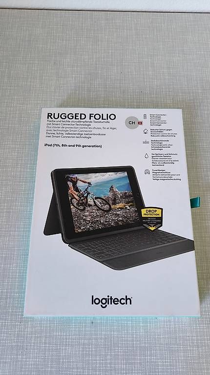 Logitech Tastiere: Logitech rugged folio iPad Hülle 7th, 8th & 9th Generation – Usato da Bern venduto da wade99