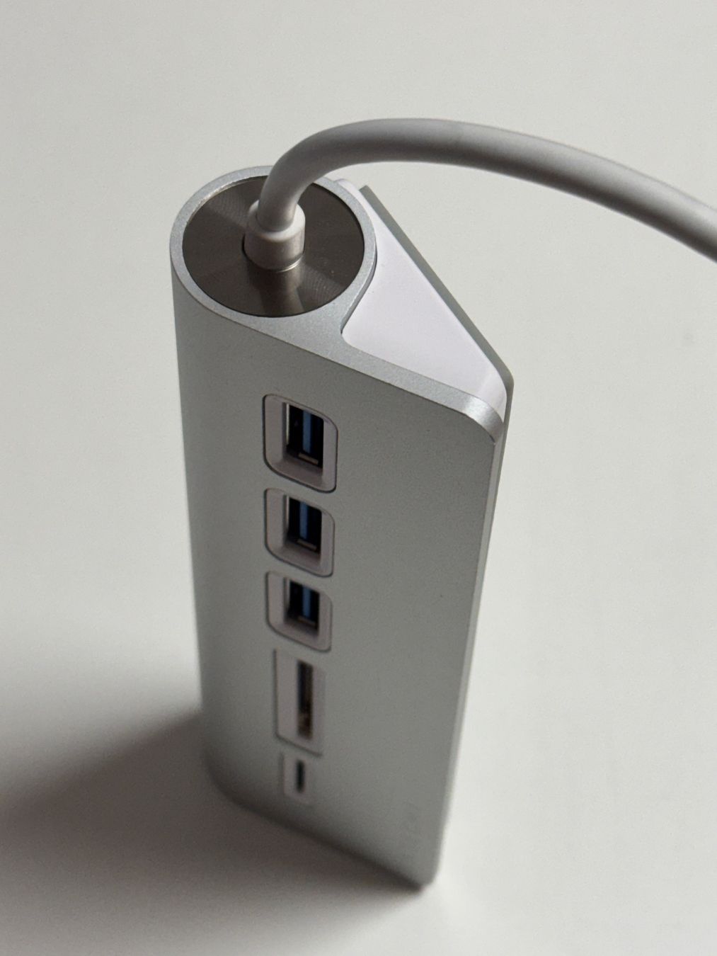 Satechi Hub & Switch: SATECHI USB 3.0 Hub + Card Reader – Usato da La Tour-de-Trême venduto da kamoshika 3
