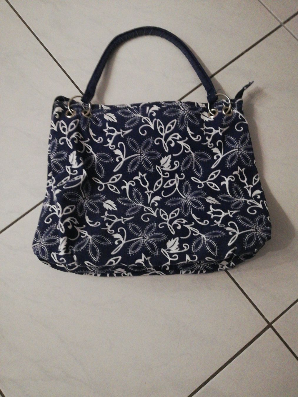 Borse da donna: Frauen Tasche – Usato da Ballwil venduto da fischli01 1