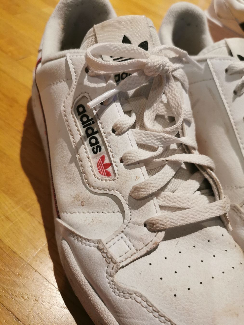 Scarpe da uomo: Adidas Continental , Grösse 38, bequemer Sneaker – Usato da Adligenswil venduto da sasa_be 2