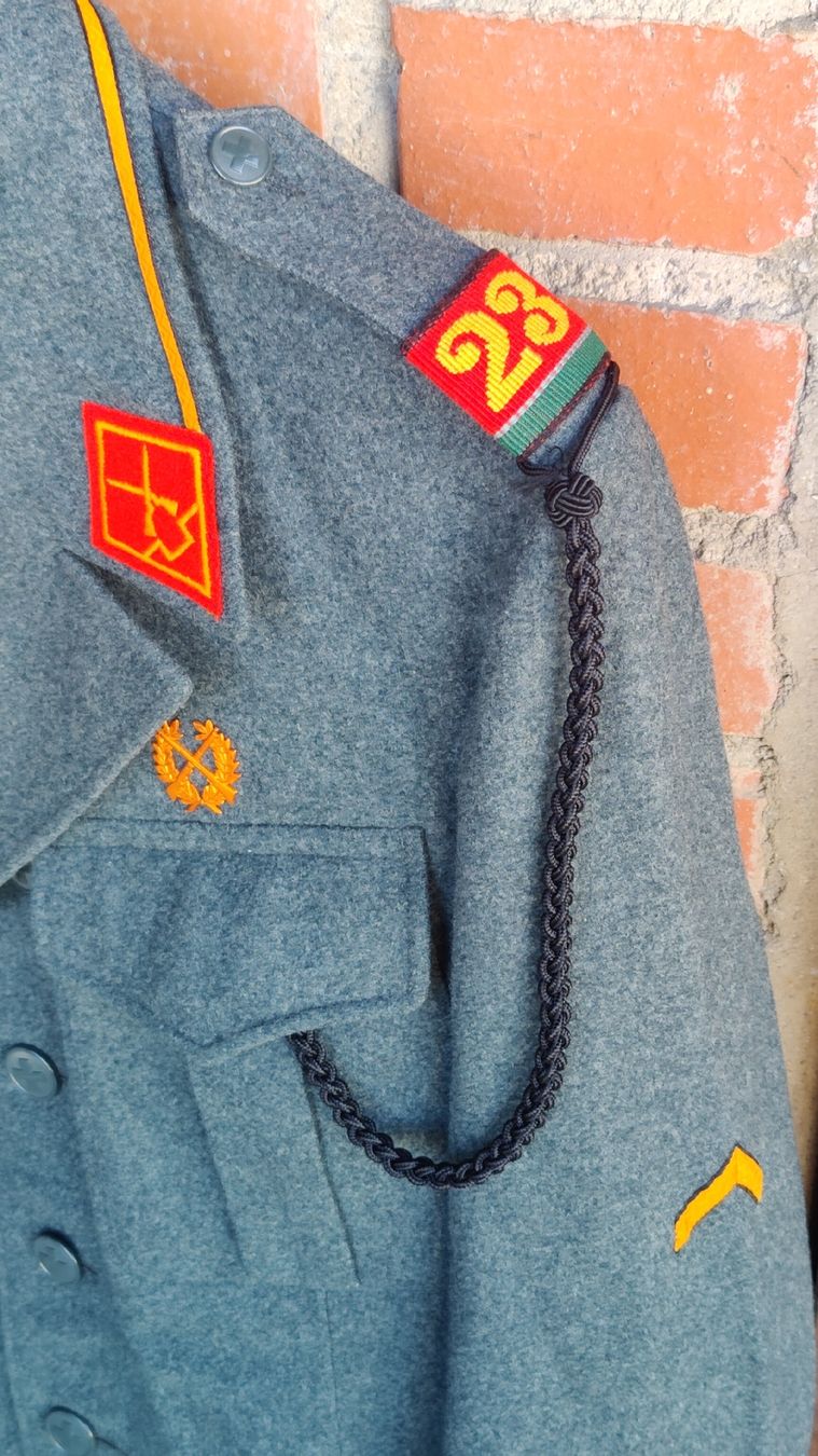Armée suisse Uniformes: Schweizer Armee Uniform Jacke (L28) – D'occasion à Neuenhof par bro_9zsg 1
