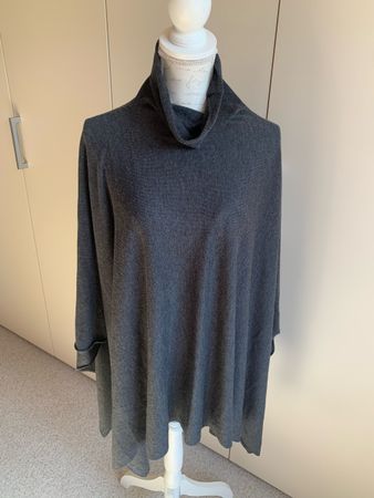 Poncho von H&M dunkelgrau one Size