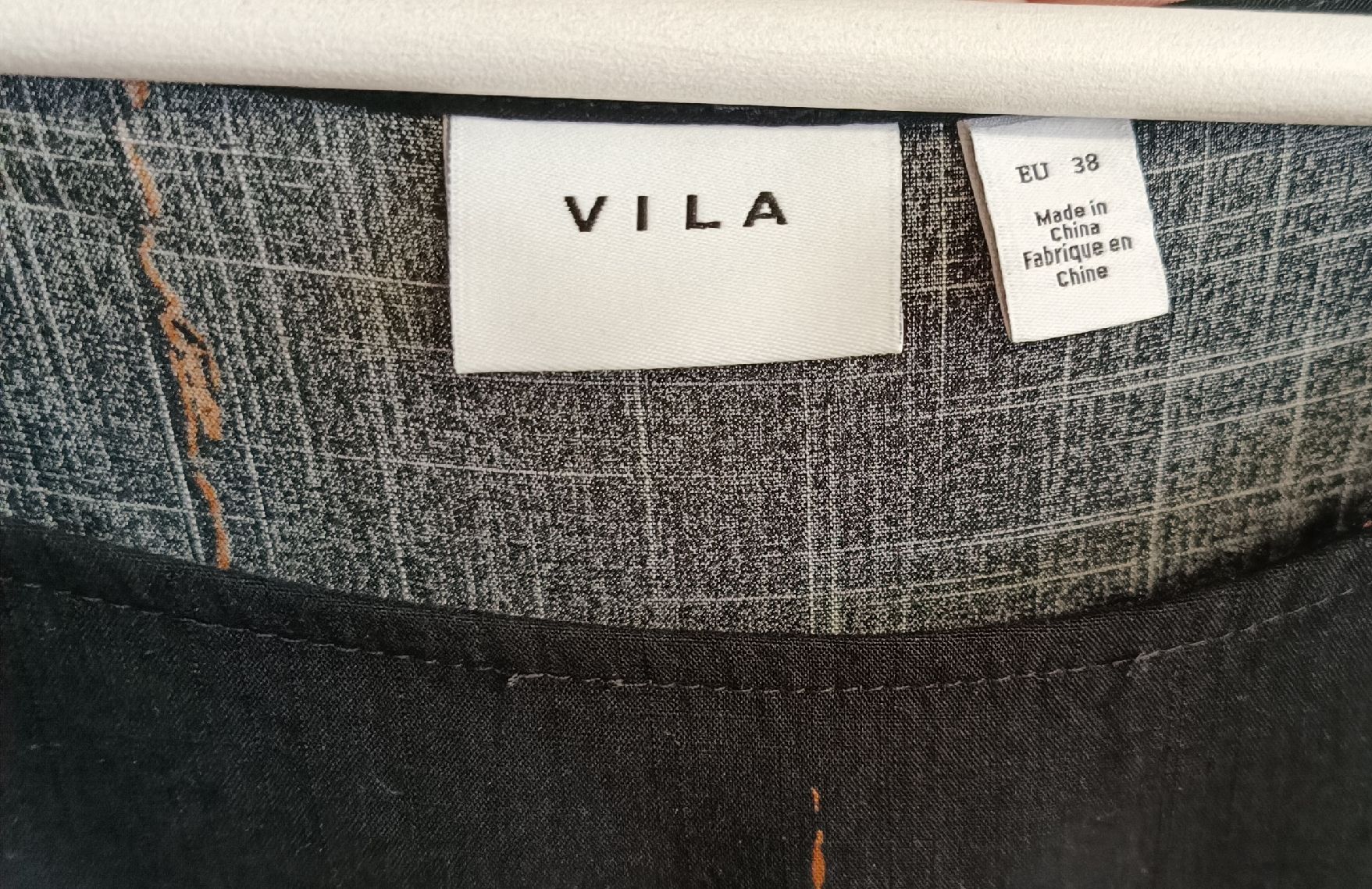 Vila Vestiti: Robe courte Vila noire à motifs – Nuovo (secondo la descrizione) da Chermignon-Bas venduto da deb_vme 5