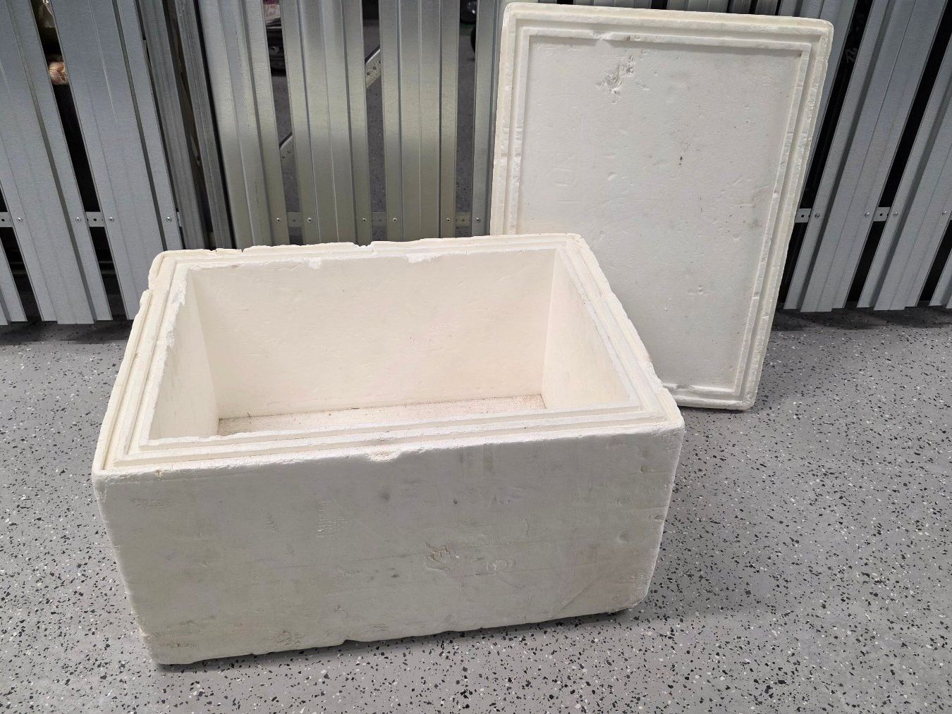Kühlschränke & Kühlen: Kühlbox Styropor mit Deckel Grösse 60x44x36 gebraucht – Gebraucht aus Walenstadt von Tino_82