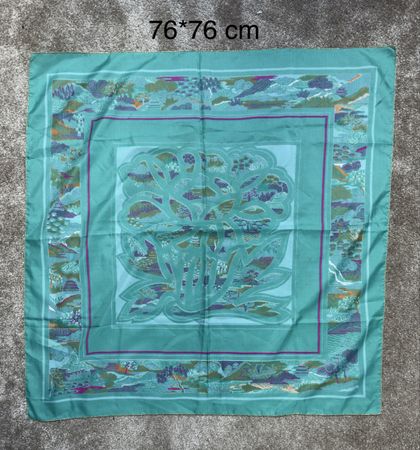 Foulard vintage en polyester – 76x76 cm