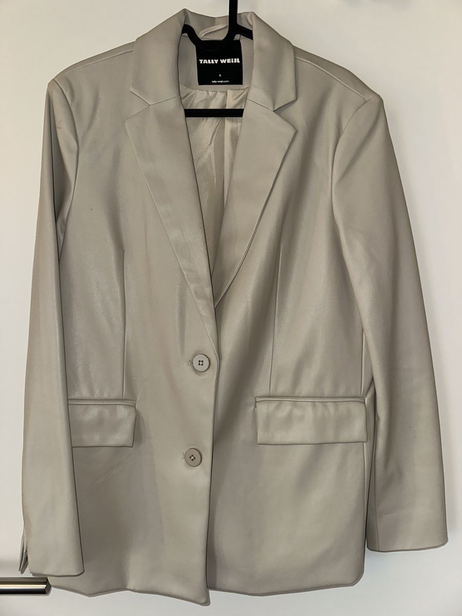 Vestes: Blazer beige in Lederoptik – D'occasion à Villmergen par mel_5ywd 2