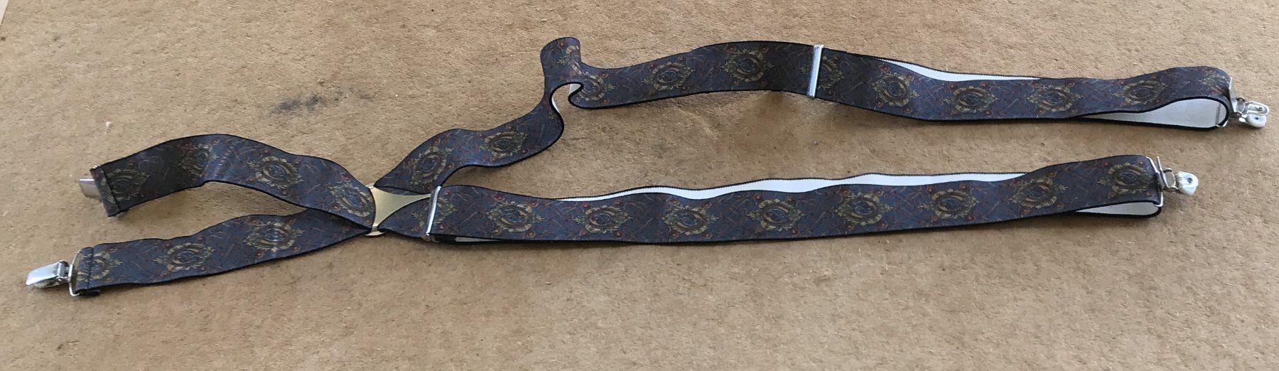 Altro in  Abbigliamento & Accessori: HOSENTRÄGER – Usato da Ostermundigen venduto da Wyatt-Earp