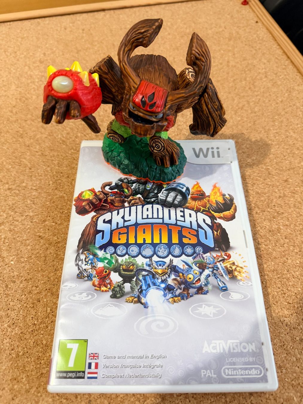Jeux: Skylanders Giants (Wii) mit Figur – D'occasion à Binningen par samorga21