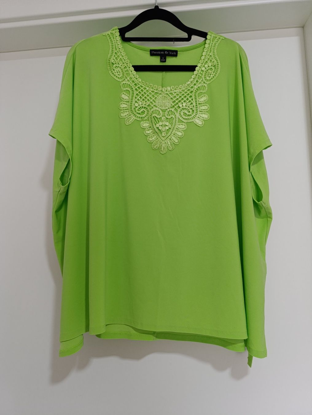 Chemisiers: Blouse verte – Neuf (Voir description) à St-Cergue par Neviana 1