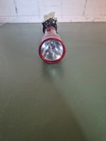 MAG-LITE Taschenlampe rot mit Halterung gebraucht
