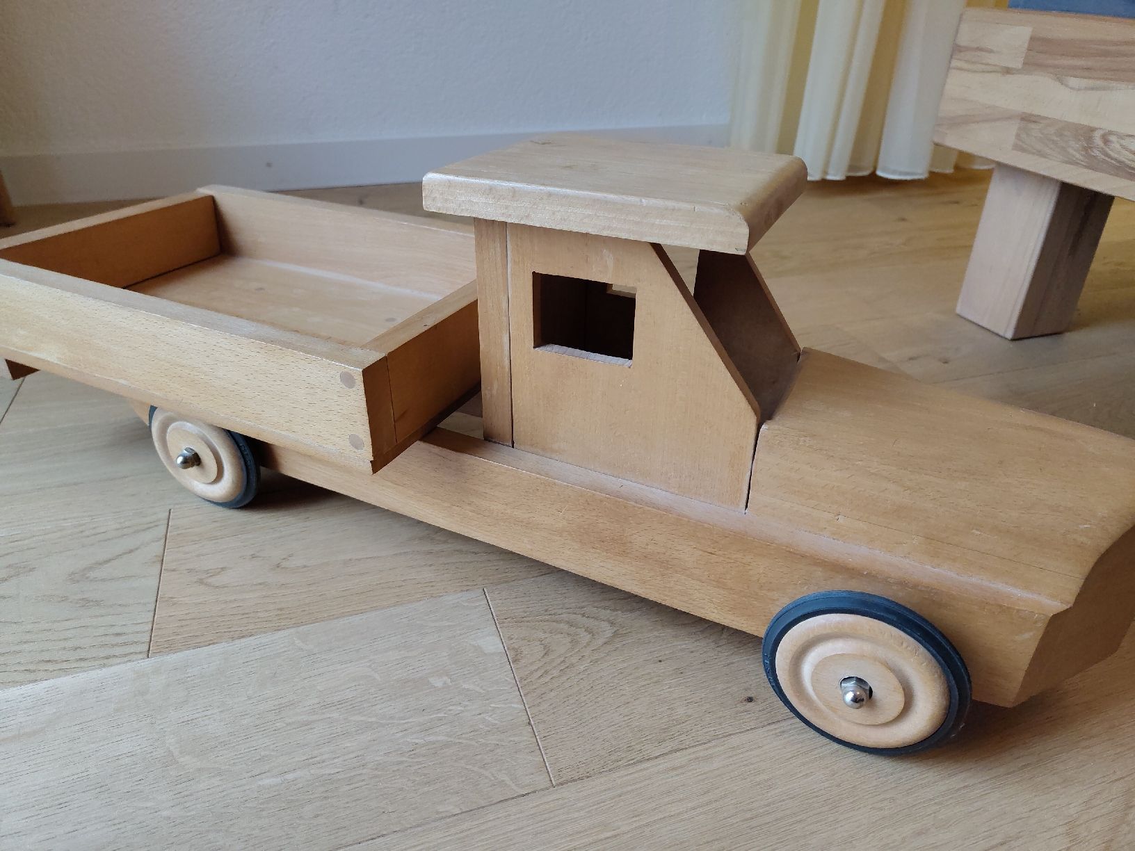 Giocattoli: Holzlastwagen, Kipper – Usato da Alpnachstad venduto da Punta05