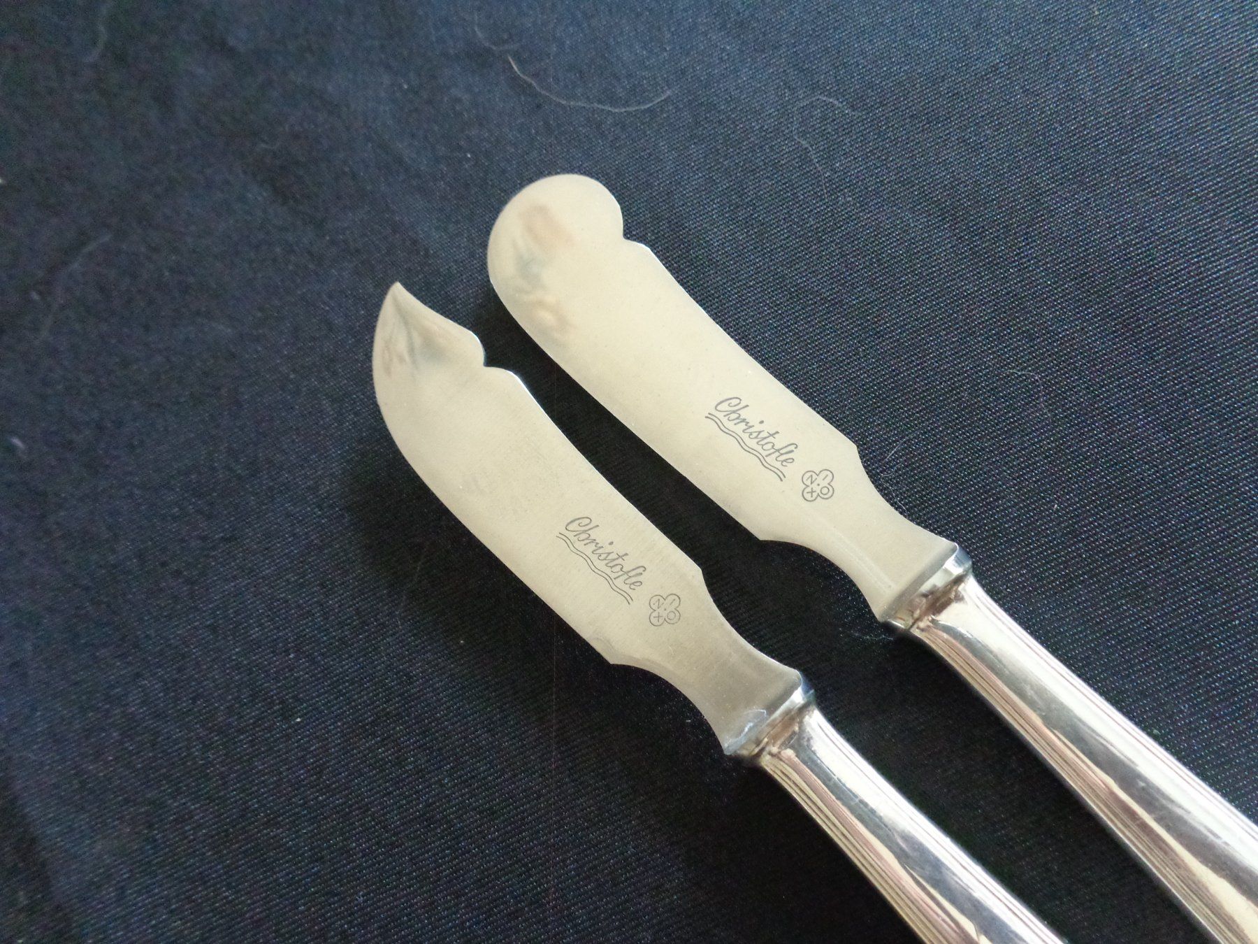Christofle Set di posate: * COUVERTS A BEURRE ET FROMAGE CHRISTOFLE AMERICA – Nuovo (secondo la descrizione) da Morges venduto da argento.oro.65 2