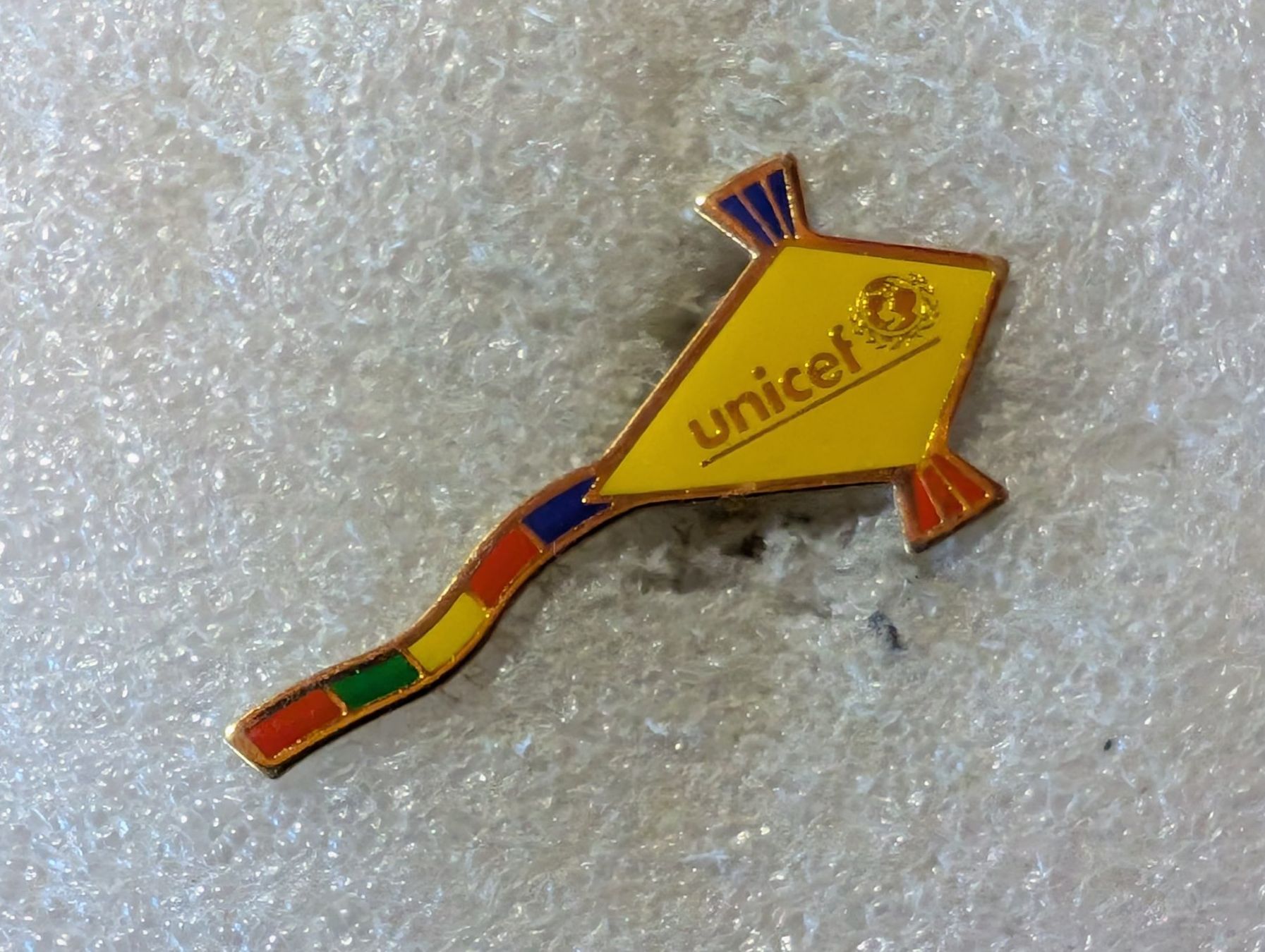 Placchette & Badge: Ansteckpin 182: Unicef – Usato da Oppligen venduto da Pin-Fall-Shop