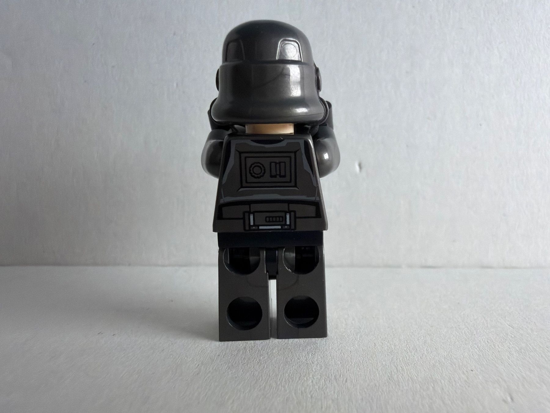 Lego Statuette: Imperial Shadow Stormtrooper – Usato da Neftenbach venduto da Elitebricks 3