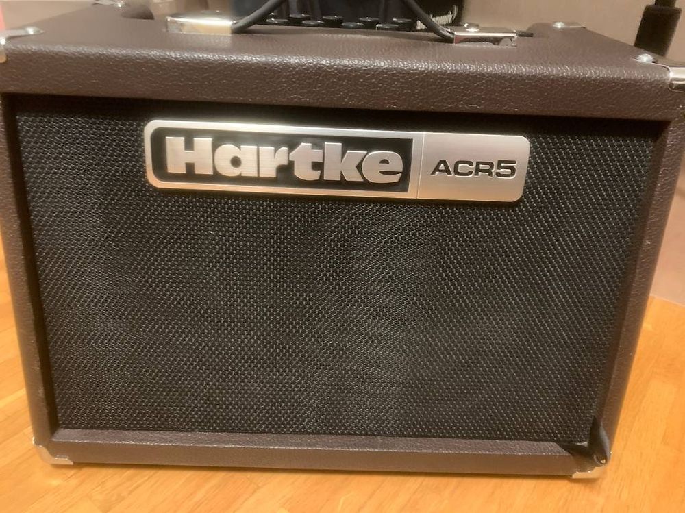DISC Hartke A35 Series Bass Combo Amp Practice Pack