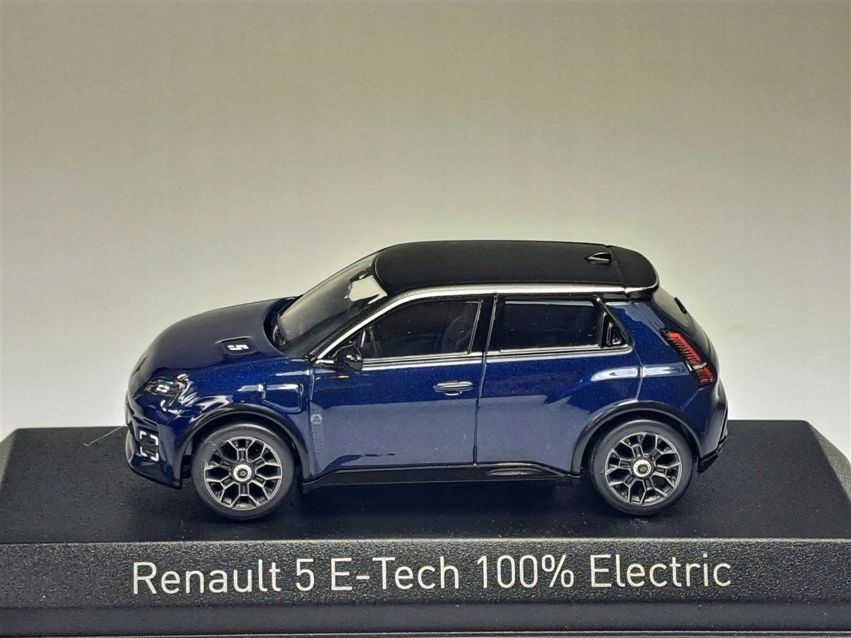 Renault Modellini d'auto: Renault 5 E-Tech Electric seit 2025 dunkelblau met. /schwarz – Nuovo e nell'imballaggio originale da Gerlafingen venduto da espero88 1