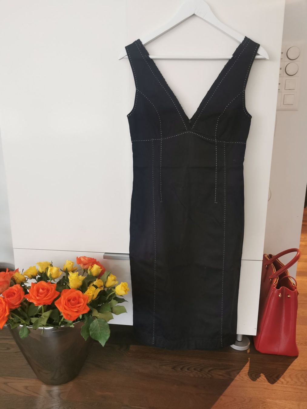 Vestiti: ETUI-KLEID SCHWARZ, GR. 34-36, BAUMWOLLE – Usato da Erlenbach ZH venduto da alisamilana 3