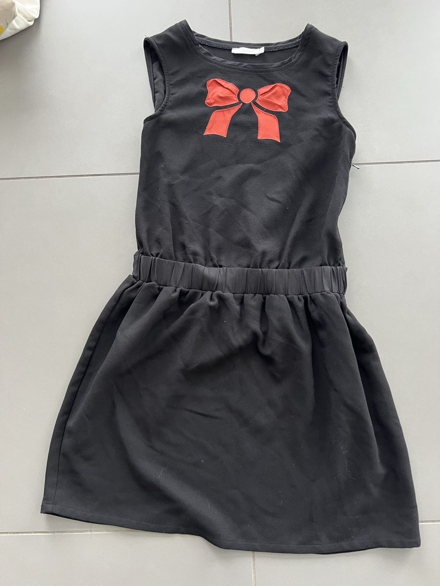 Lots de vêtements: Lot robe - taille 34-36 – D'occasion à Sainte-Croix par Caramel31 1