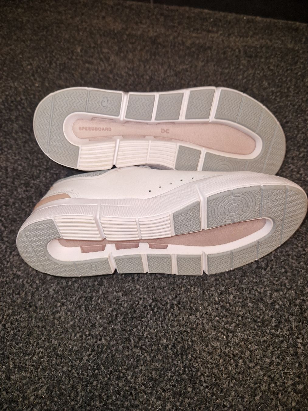 On Chaussures femmes: On The Roger Women Gr. 38 – Neuf (Voir description) à Frauenkappelen par sarahgygax_ 2