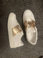 Valentino Garavani (11.Rockstud Untitled)