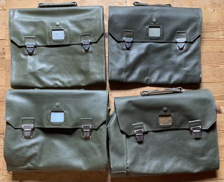 4 Effektentaschen der CH Armee