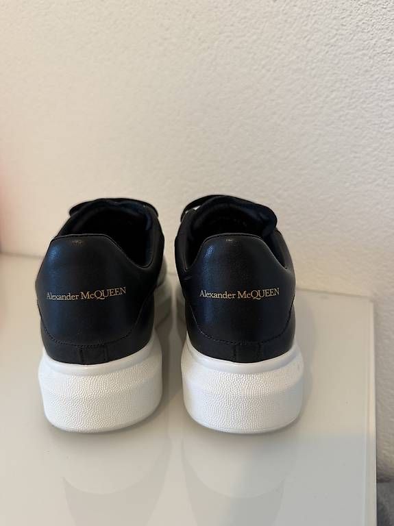 Scarpe da donna: Alexander Mcqueen's  – Usato da Reinach AG venduto da xx.sara 1
