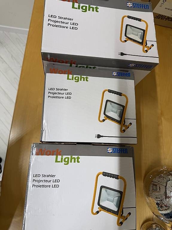 Lampade: Fari cantiere- proiettore led nuovi – Usato da Lugano venduto da club.888 1