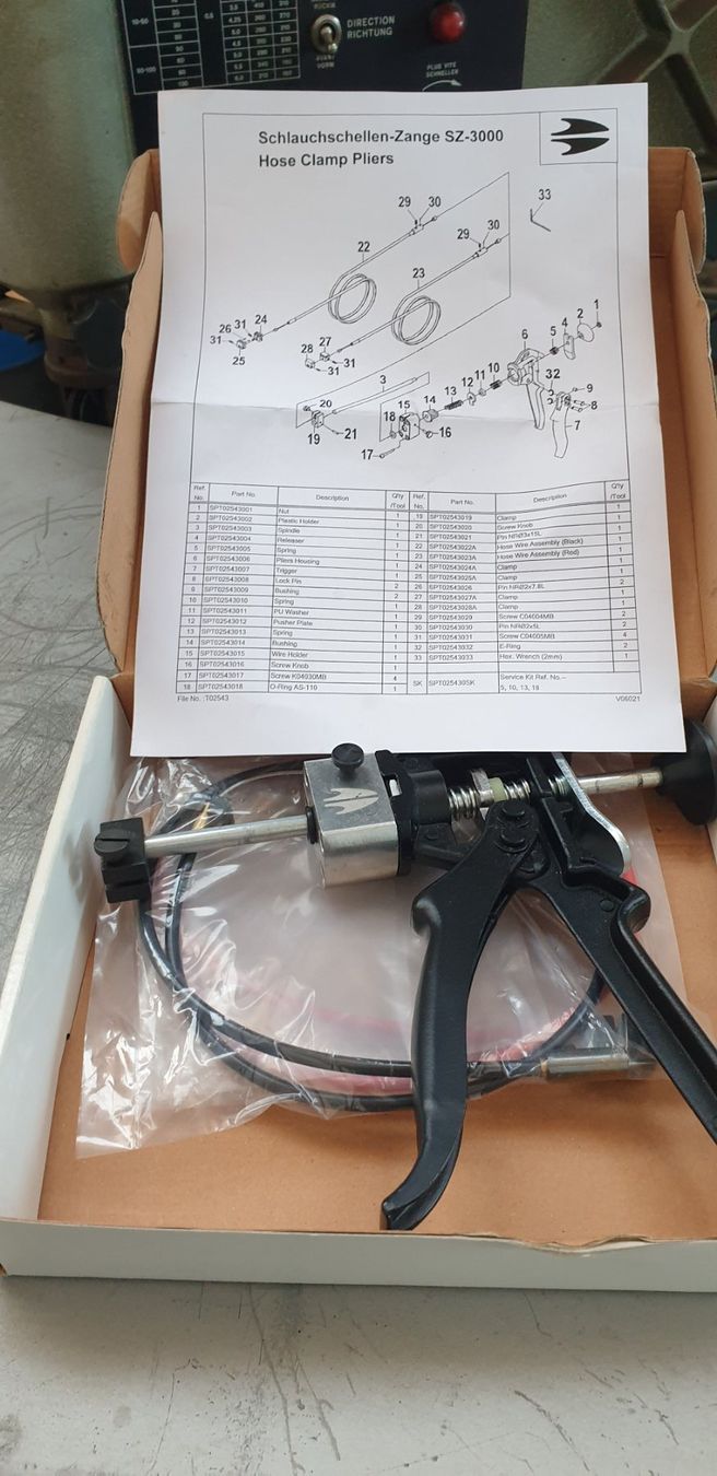 Tous les outils: Schlauchschellenzange – Neuf avec emballage d'origine à Müllheim Dorf par Linus18 1