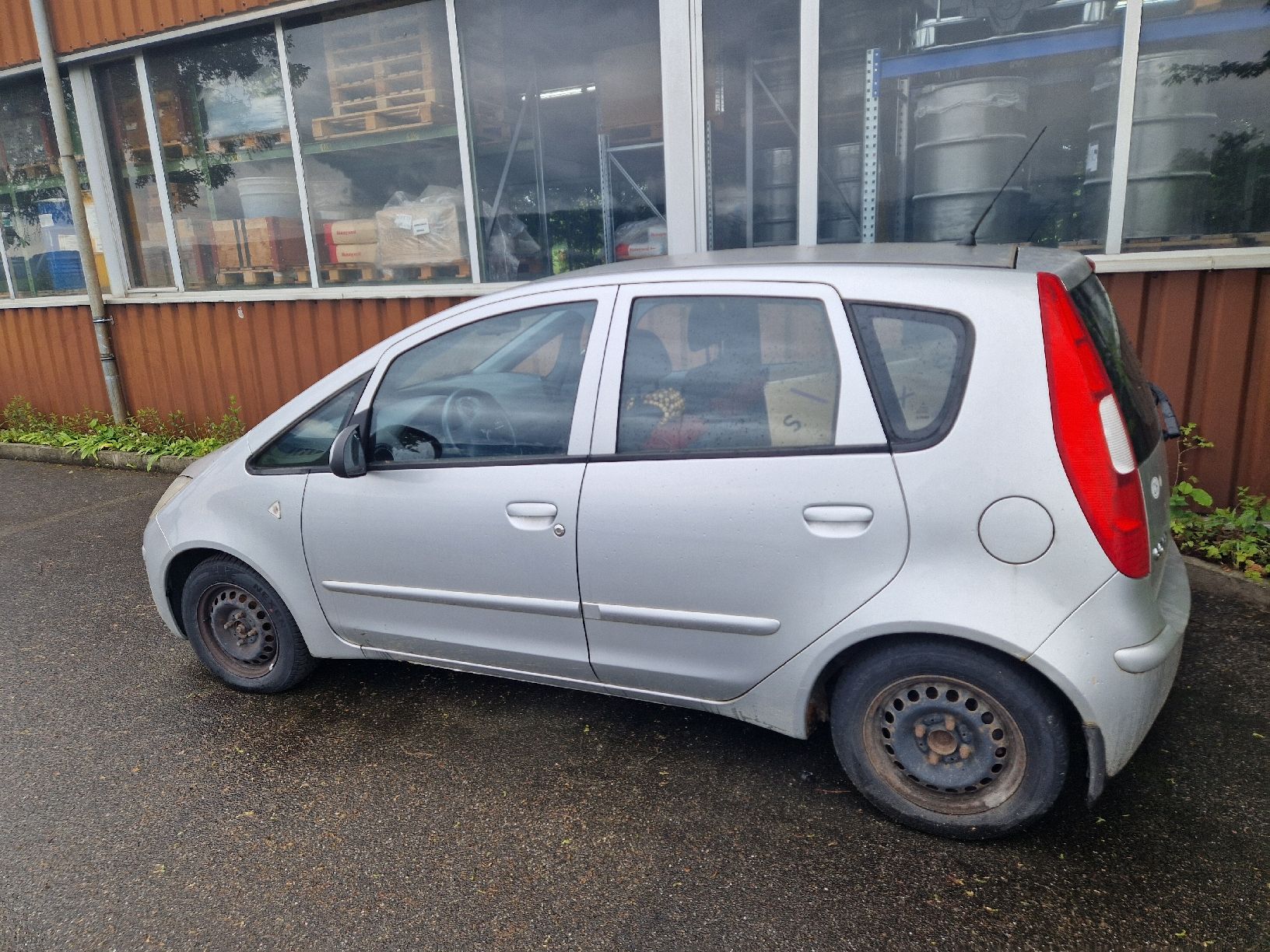 Mitsubishi Automobili: Mitsubishi Colt 2006 Defekt – Usato da Wahlen b. Laufen venduto da Martin350