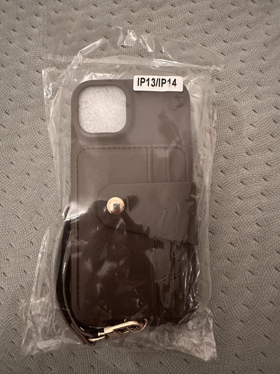 Apple Cover & Protezioni schermo: Phone case for iPhone 13 / 14 dark brown new – Nuovo e nell'imballaggio originale da Genève venduto da mat_8trf 1