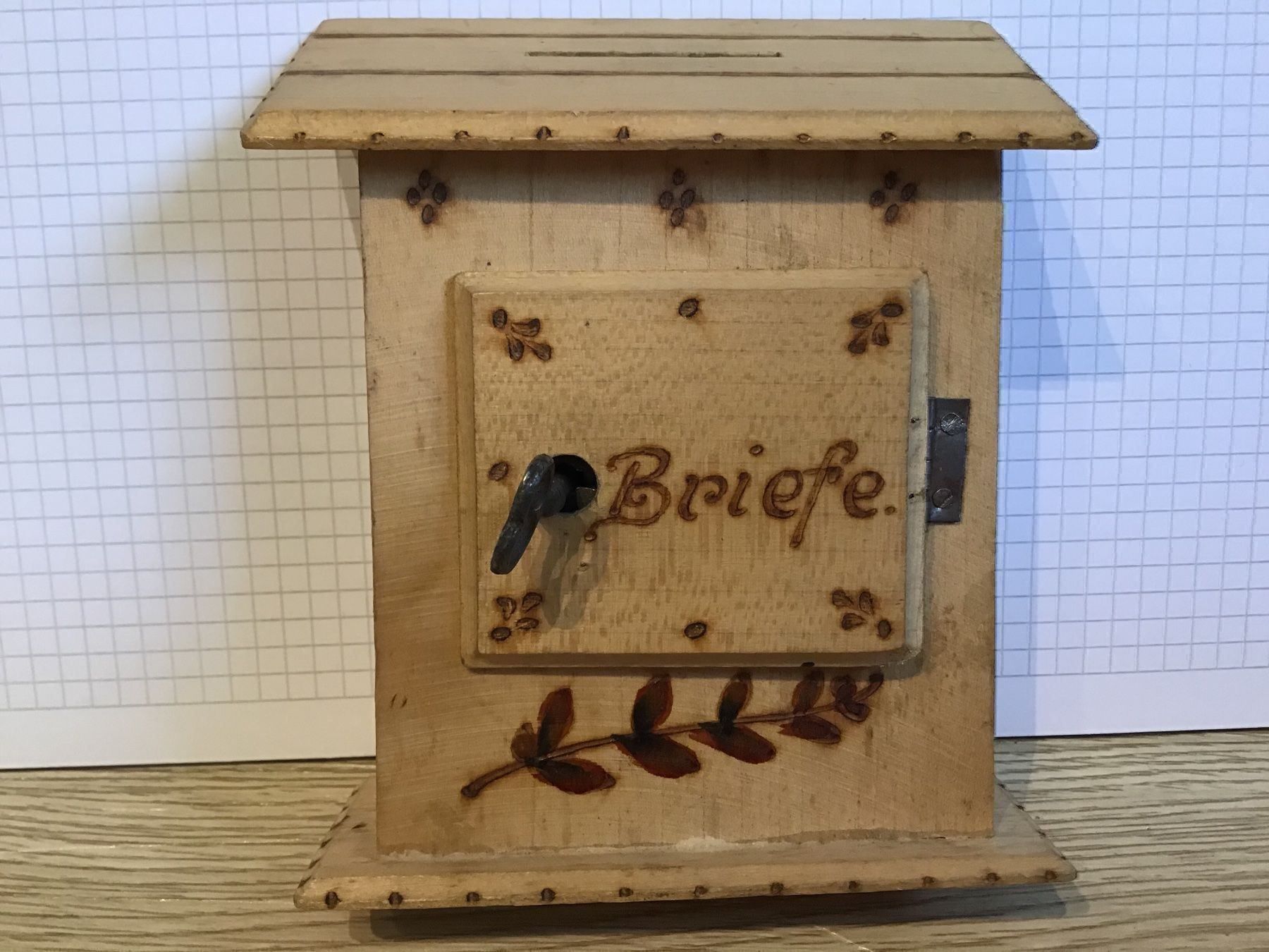 Bambole: Altes antikes Puppen Briefkästchen – Usato da St. Gallen venduto da Goldlilly
