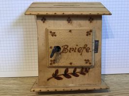Altes antikes Puppen Briefkästchen