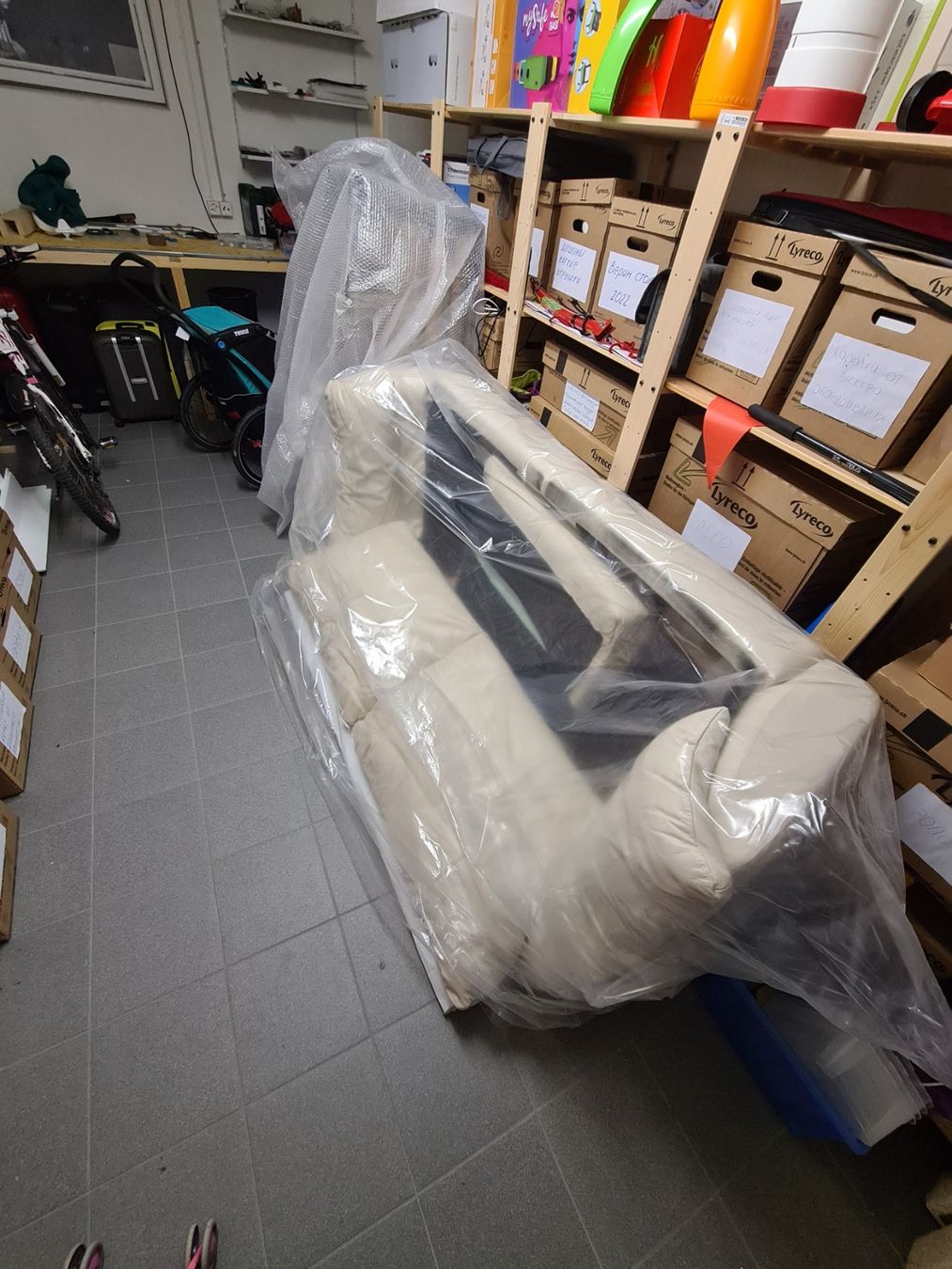 Sofas: Sofa mit Schlaffunktion IKEA Echtleder – D'occasion à Schaffhausen par mno_5j2p 5