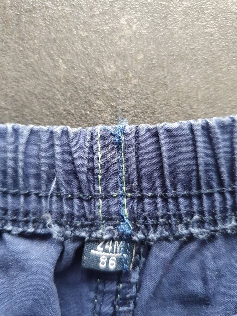 Pantaloni: kurze Hose gr. 86 – Usato da Oberegg venduto da Roberto24 2