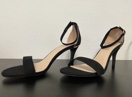 Elegante schwarze High Heels Sandaletten – nur 1x getragen