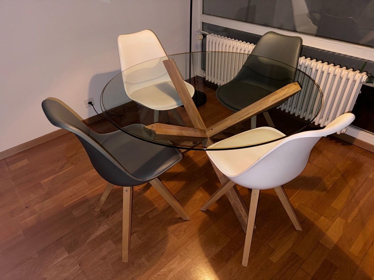 Jysk Set di tavolo e panche: Set de table ronde avec 4 chaises – Usato da pully venduto da asi_w6gl