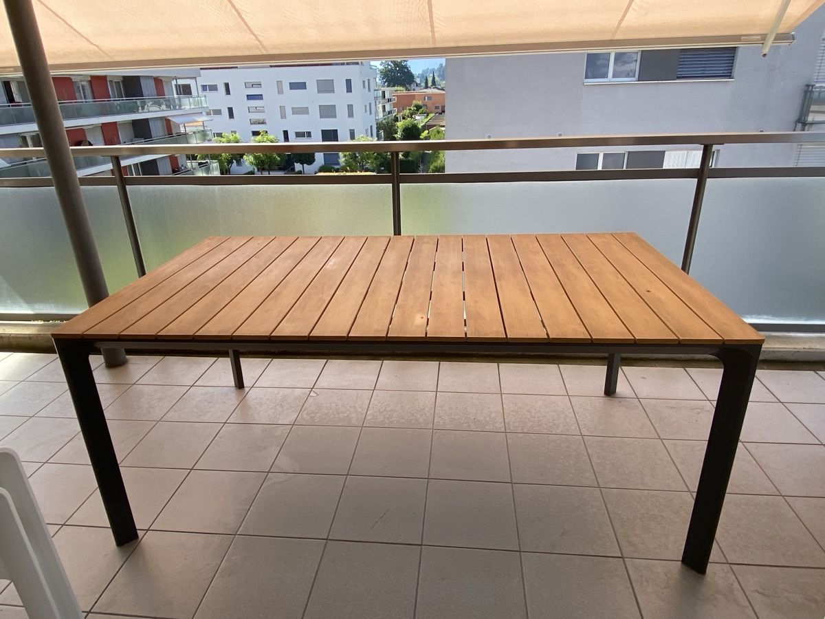 Tavoli: Gartentisch Holz Metall – Usato da Emmenbrücke venduto da publikum 1