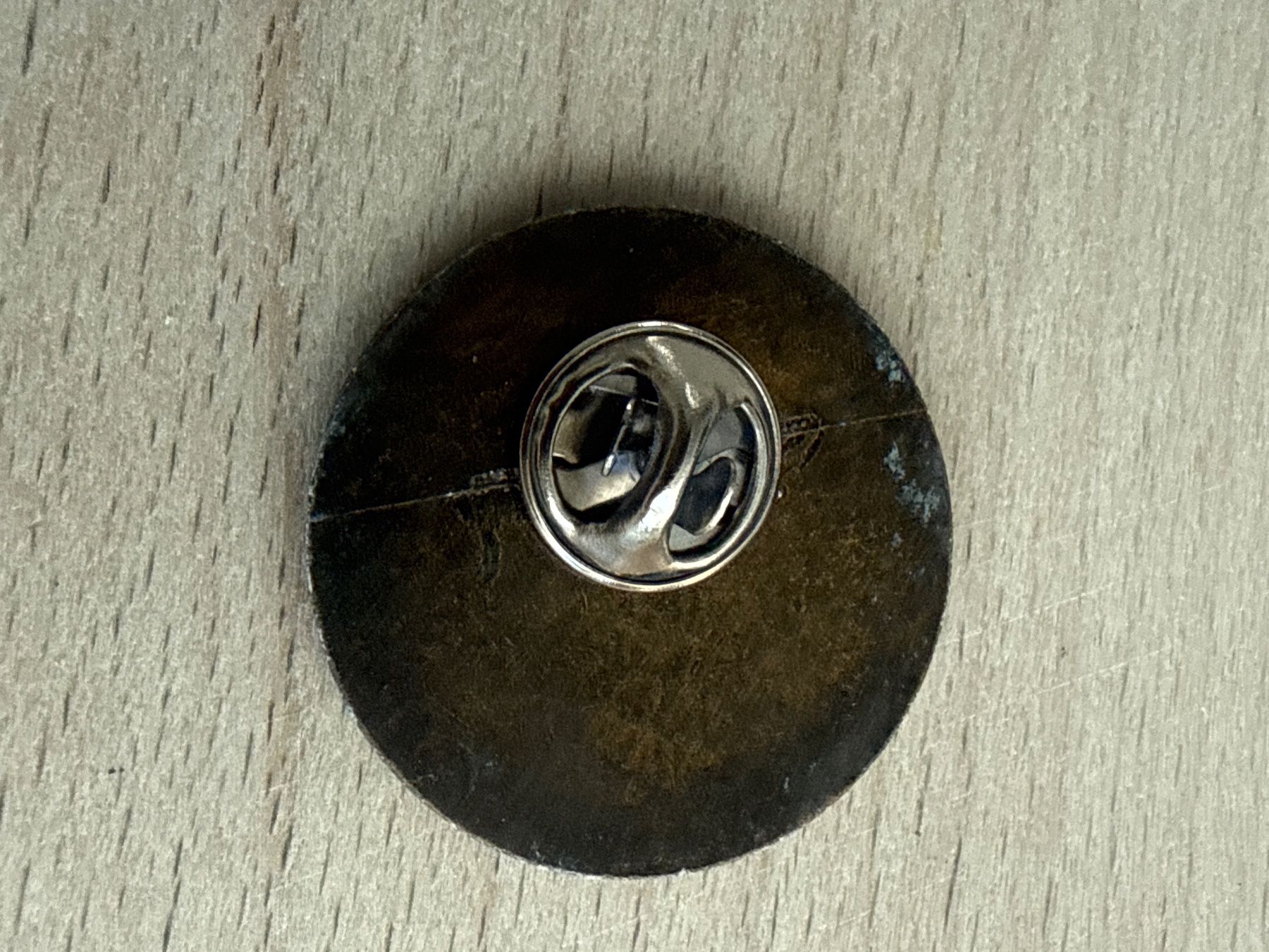 Placchette & Badge: Pin Trussardi Jeans – Usato da Glattbrugg venduto da Schweigmatt 1
