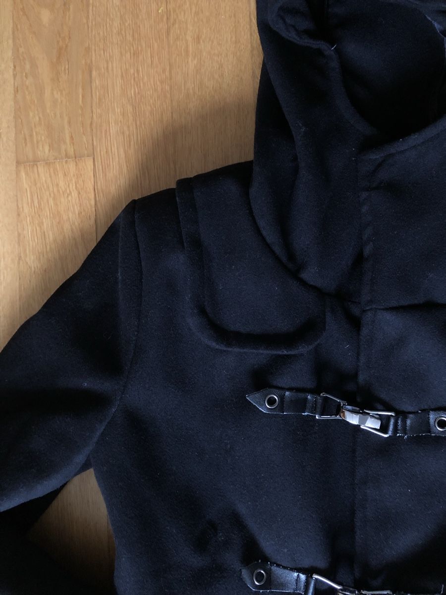 Giacche: Schwarzer Dufflecoat mit Kapuze - Wintermantel – Usato da Allschwil venduto da sil_nq7f 1